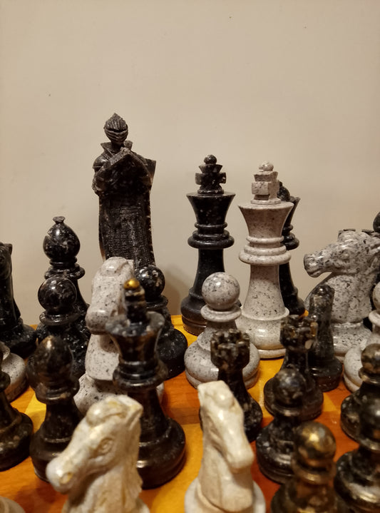 Handcrafted chess set, black and white, available without a chessboard. Various colors available upon request.