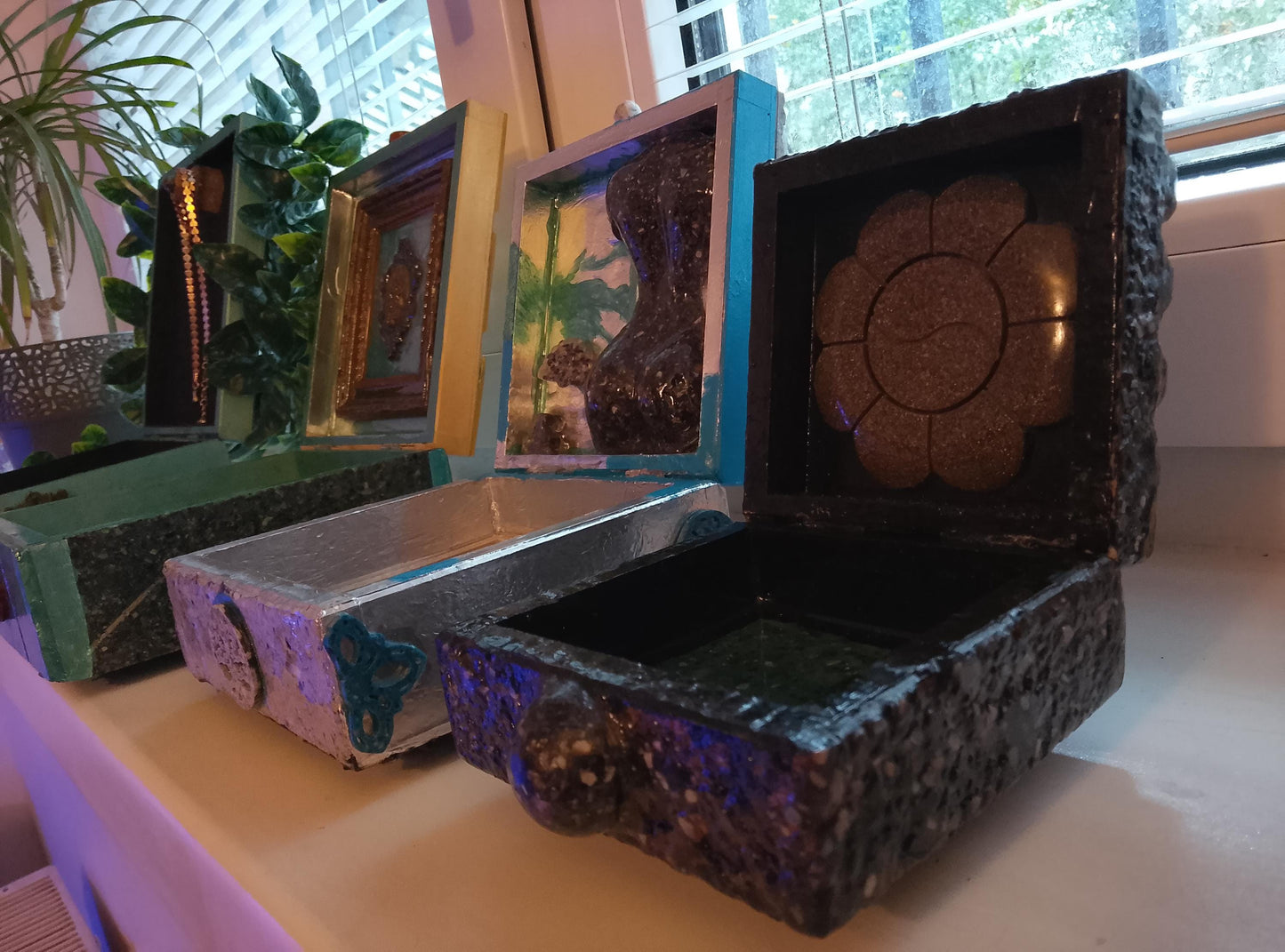 Handmade Resin Box with Natural Shell Powder